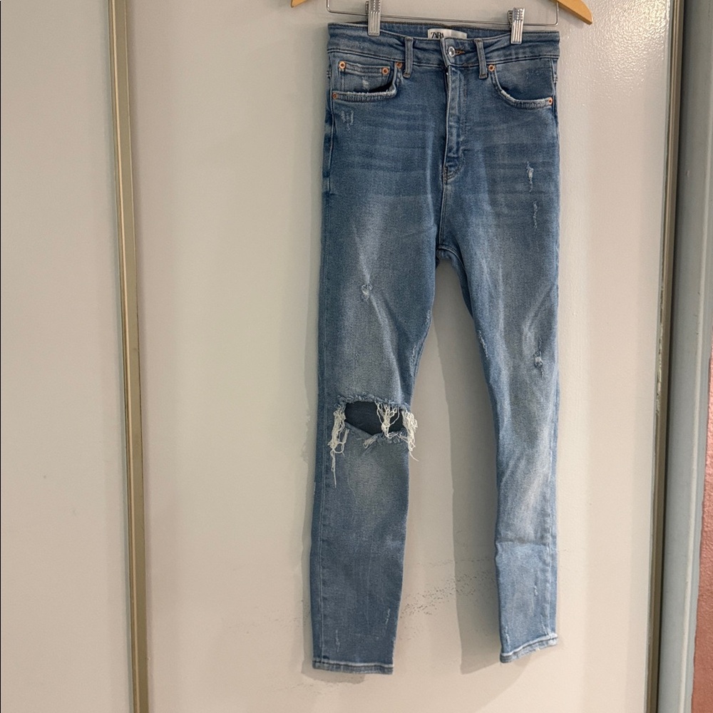 Zara Light Blue Skinny Jeans with Knee Rip